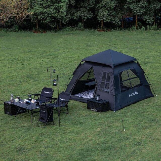 Automatic pop-up camping tent with two doors and four windows, perfect for outdoor adventures.